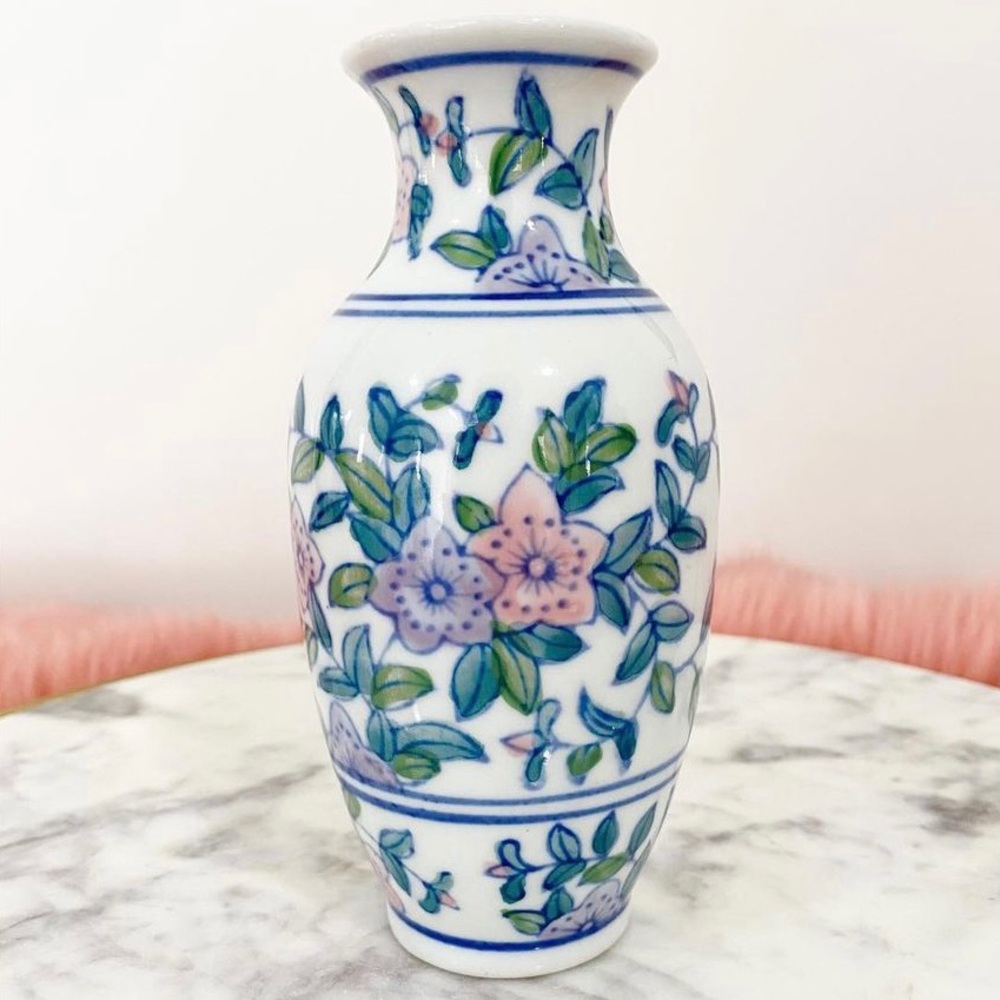 Mini Chinese Pink & Purple Floral Motif Vase